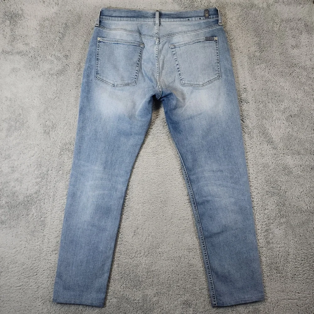 7 For All Mankind Austyn Jeans Mens 34x30 Light Blue Distressed Relaxed Straight